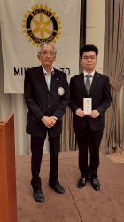 弥政晋輔会長と米山奨学生　ダム・タン・トゥンさん