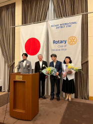 金子豊久新幹事、山内正幸新会長、長坂 誠直前会長、沓名由美子直前幹事 金子豊久新幹事、山内正幸新会長、長坂 誠直前会長、沓名由美子直前幹事